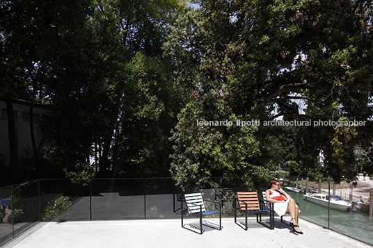 reporting from the front - giardini della biennale 2016 alejandro aravena