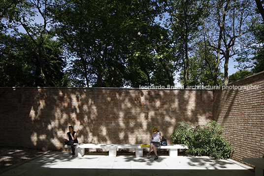 reporting from the front - giardini della biennale 2016 alejandro aravena