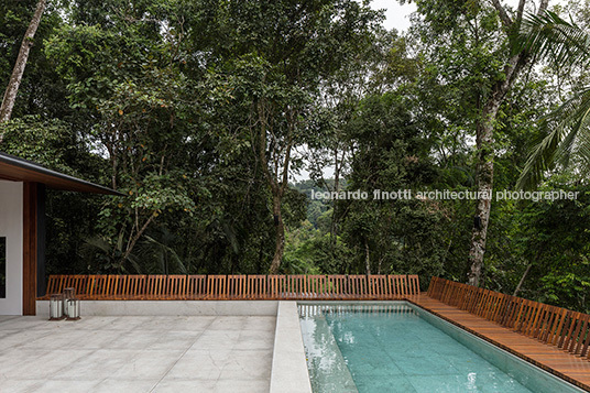 casa cmh - são pedro jacobsen arquitetura