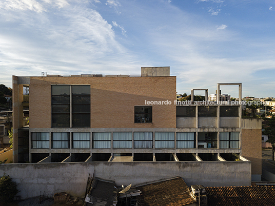 ouro preto studios arquitetos associados