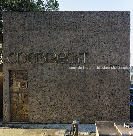 odebrecht mausoleum lina bo bardi