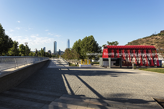 red pavilion sarovic plaut arquitectos