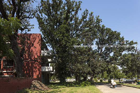 panjab university hostel for boys pierre jeanneret