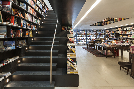 livraria da vila - alameda lorena Isay Weinfeld