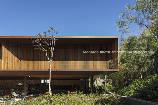 casa cwn bernardes arquitetura