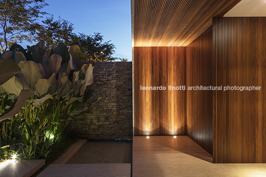 casa sj aguirre arquitetura