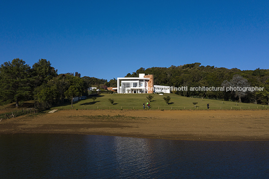 residência joão antonio tomasi baggio schiavon arquitetura