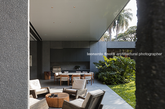 casa eb bernardes arquitetura