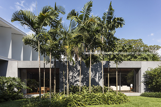 casa eb bernardes arquitetura