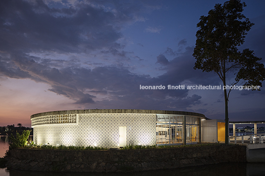 marcel gautherot: tempos modernos da invenção da pampulha - casa do baile  oscar niemeyer