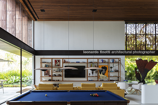 casa jrm bernardes arquitetura