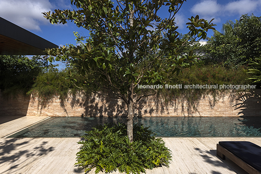 casa malu aguirre arquitetura