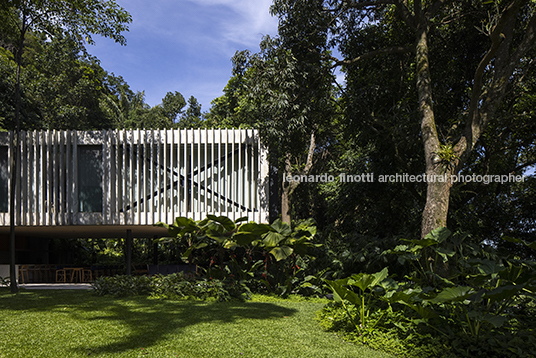 asa guesthouse bernardes arquitetura