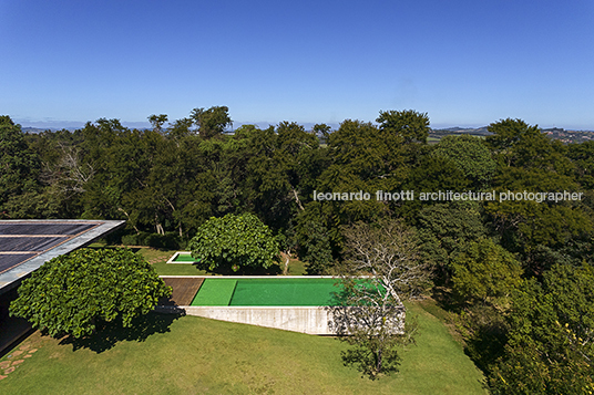 casa redux - quinta da baroneza marcio kogan