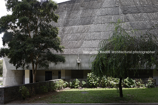 teatro de la escuela politécnica nacional oswaldo de la torre