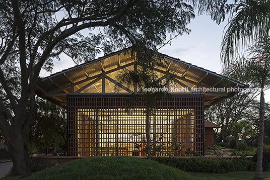 cozinha+loja comunitária mach arquitetos