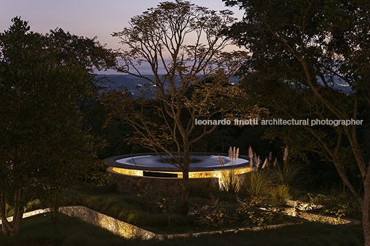 capela ao pé da serra são josé mach arquitetos