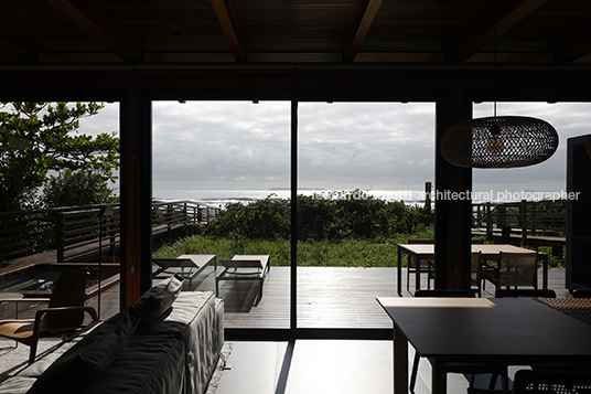 casa mar jobim carlevaro arquitetos