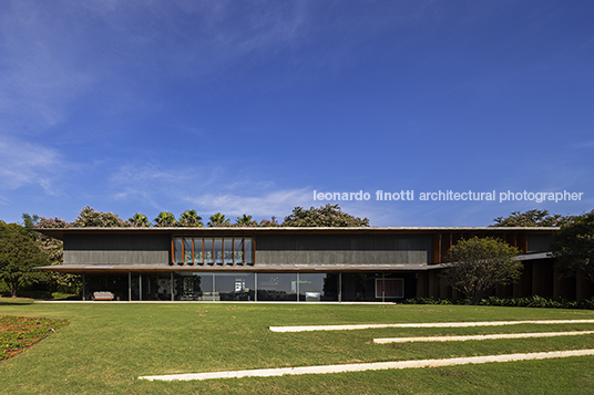 casa cc - fazenda boa vista jacobsen arquitetura