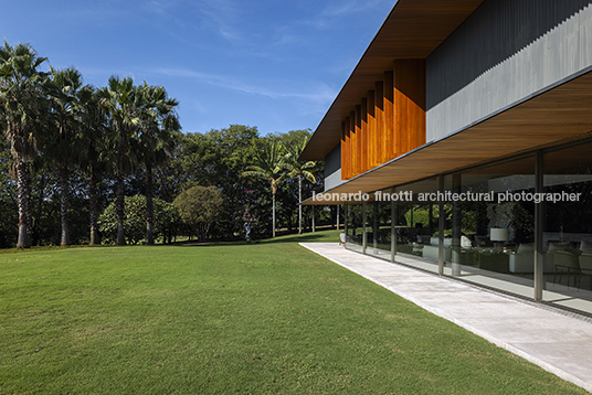casa cc - fazenda boa vista jacobsen arquitetura