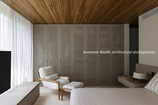 casa rc - iporanga jacobsen arquitetura