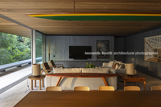 casa rc - iporanga jacobsen arquitetura