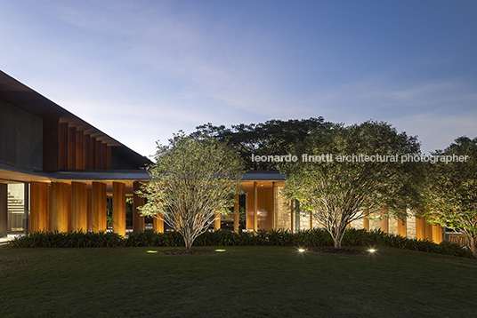 casa cc - fazenda boa vista jacobsen arquitetura