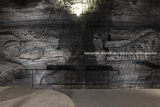 museo subterráneo monumental 180 metros/ catedral de sal yemail arquitectura