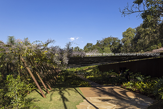 galeria yayoi kusama - inhotim mach arquitetos