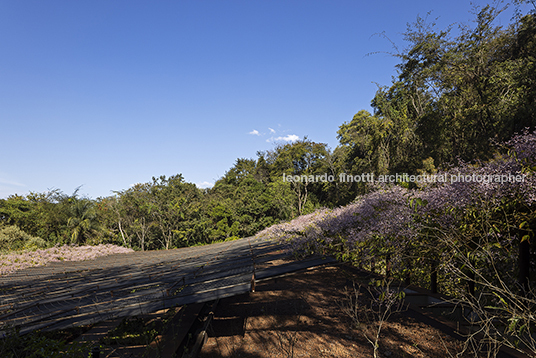 galeria yayoi kusama - inhotim mach arquitetos