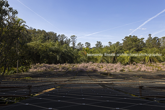 galeria yayoi kusama - inhotim mach arquitetos
