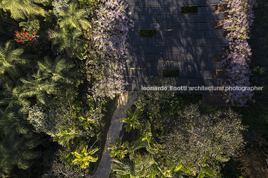 galeria yayoi kusama - inhotim mach arquitetos