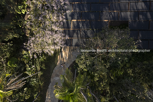 galeria yayoi kusama - inhotim mach arquitetos