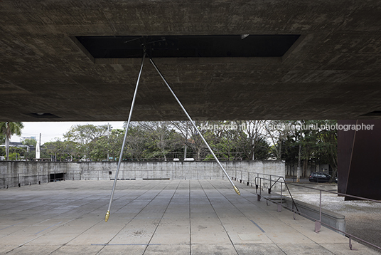 fluxos at mube laura vinci