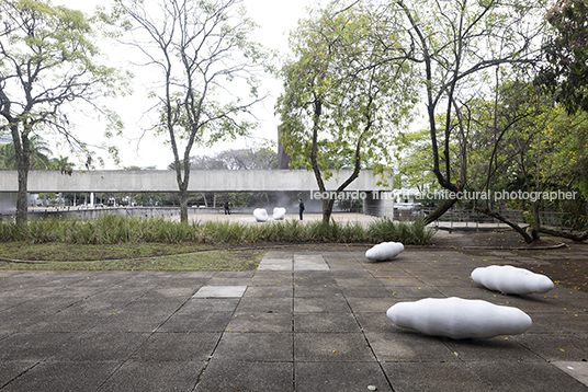 fluxos at mube laura vinci