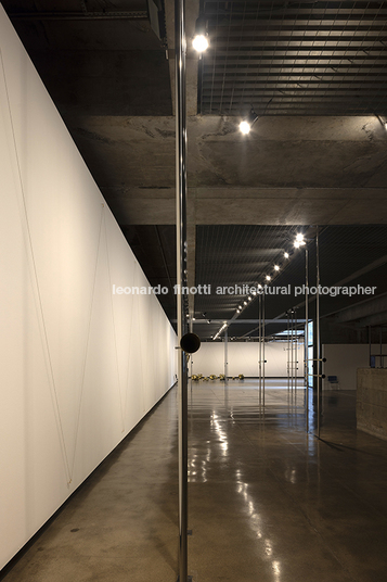 fluxos at mube laura vinci