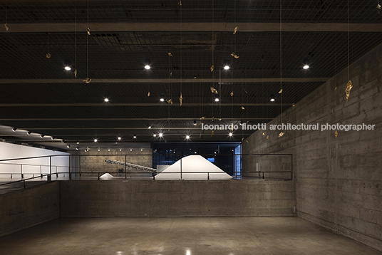 fluxos at mube laura vinci