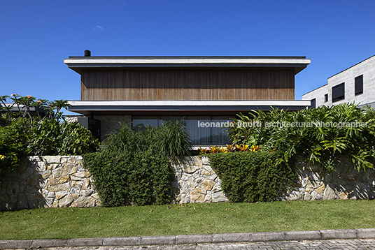 casa jf jobim carlevaro arquitetos