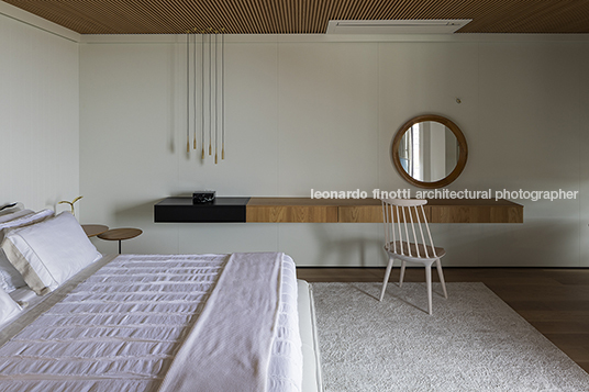 apartamento l&e jobim carlevaro arquitetos