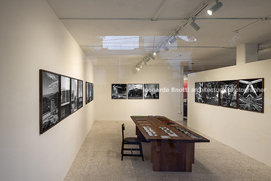 leonardo finotti: guadalajara encuadrado - fora claudia rueda