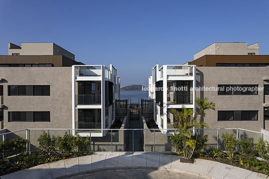 edifício em camboinhas alessandra lima