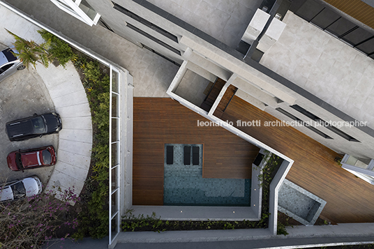 edifício em camboinhas alessandra lima