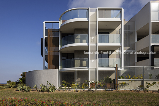 edifício em camboinhas alessandra lima