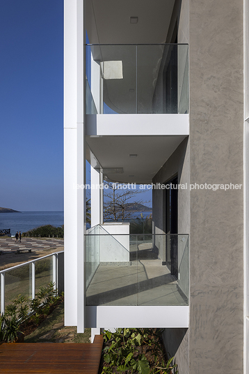 edifício em camboinhas alessandra lima