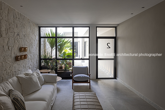 edifício em camboinhas alessandra lima