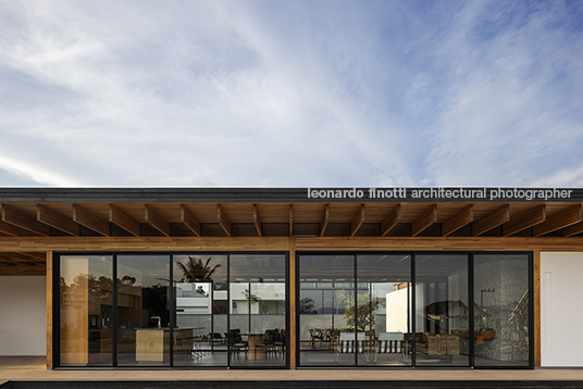 casa mlc jobim carlevaro arquitetos