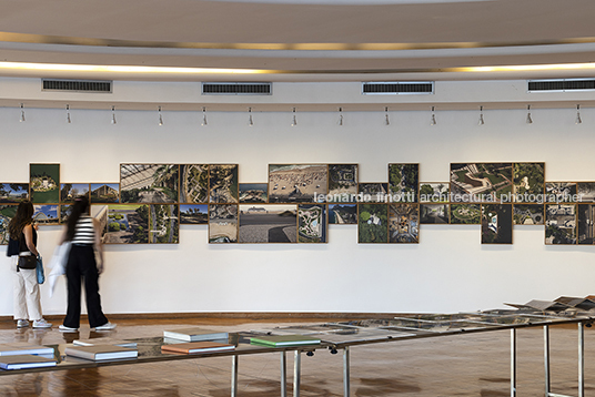 leonardo finotti trans:paisagem - casa do baile eder ribeiro